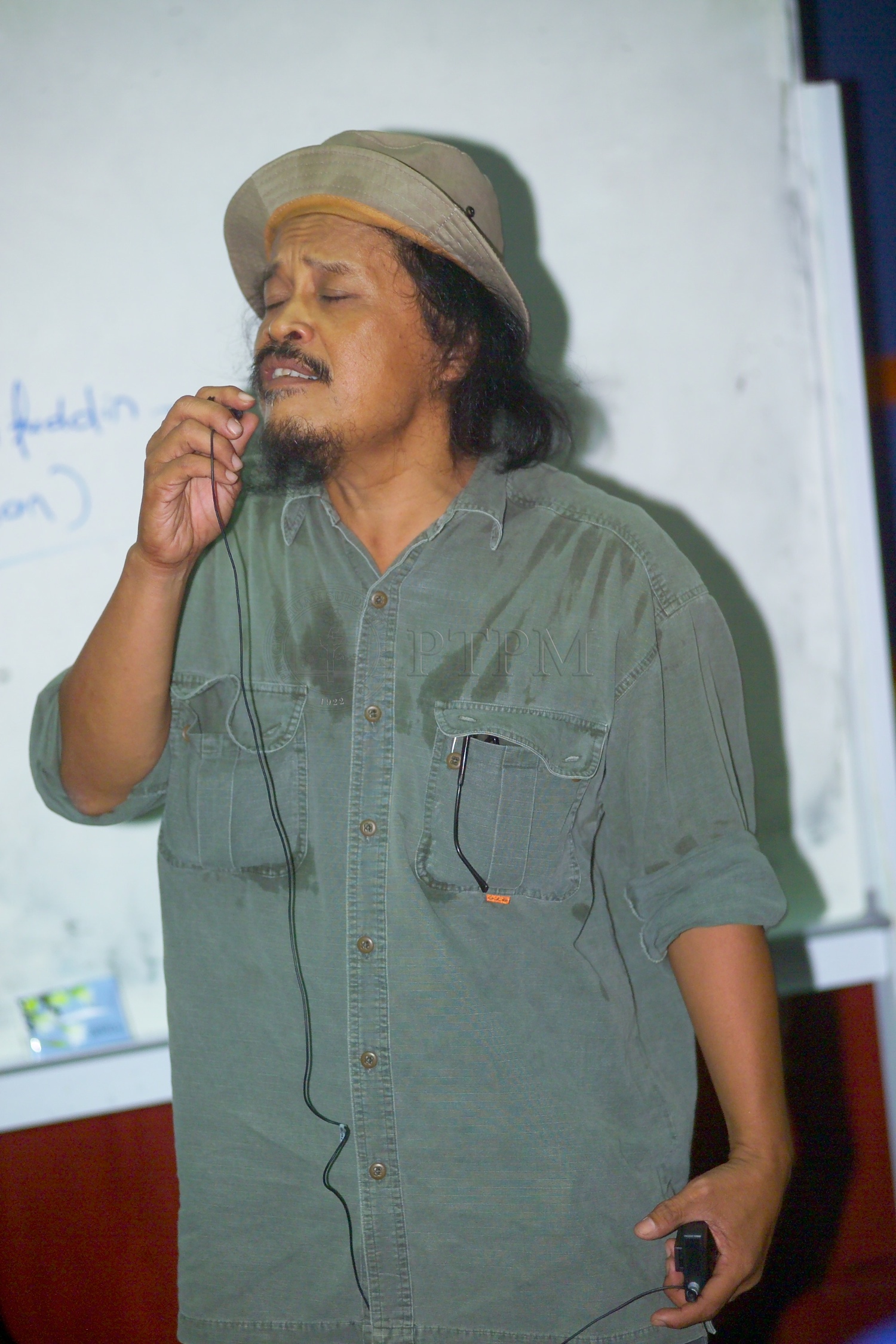 PTPM 05 20 puisi D9X30187